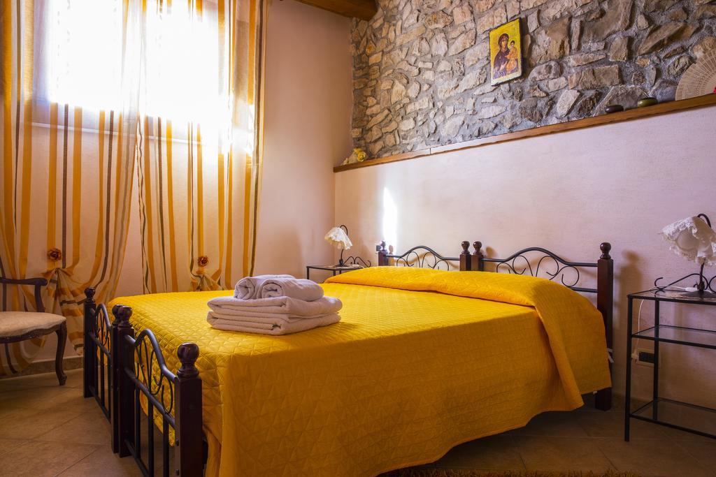 Casa Vacanze Caccamo Santa Lucia Buitenkant foto